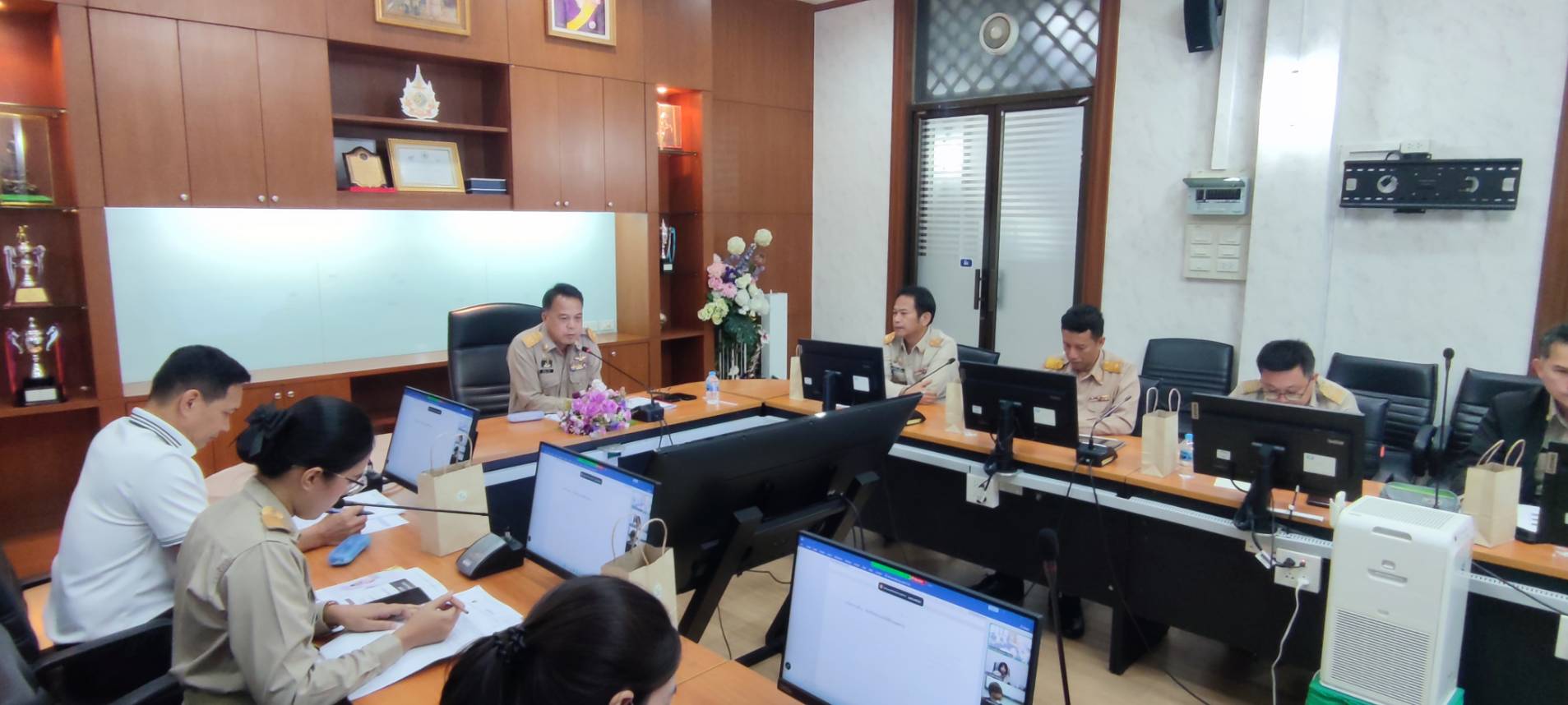 title - รองเลขาธิการ ส.ป.ก. เป็นประธานการประชุมชี้แจงแนวทางการจัดทำโครงการและการใช้จ่ายเงินกองทุนการปฏิรูปที่ดินเพื่อเกษตรกรรม ประจำปีงบประมาณ พ.ศ. 2570